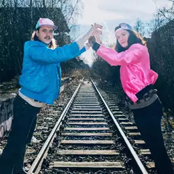 Was man von hier aus sehen kann - Spagat – Theater am Bauhausplatz München