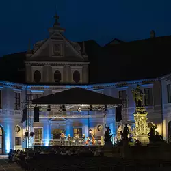 Vivaldi: Die vier Jahreszeiten - Brunnenhof München