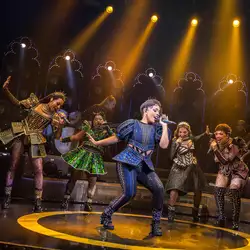 English Culture Circle: Six - Deutsches Theater München