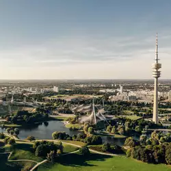Thea Radtour im Olympiapark - Treffpunkt Kulturführung München