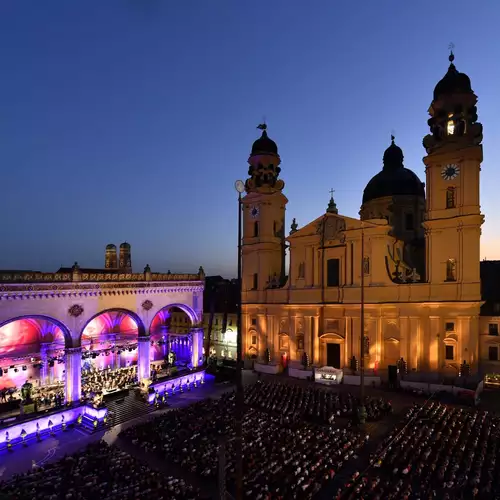 Klassik am Odeonsplatz: BRSO & Sir Simon Rattle - Odeonsplatz München