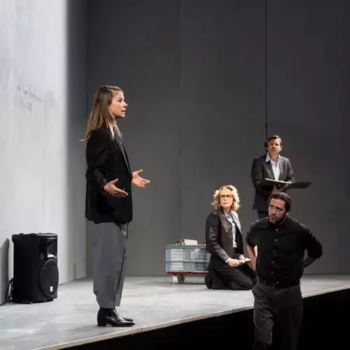 Die Rückseite des Lebens - Residenztheater München