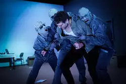 Trauer ist das Ding mit Federn - Münchner Volkstheater München