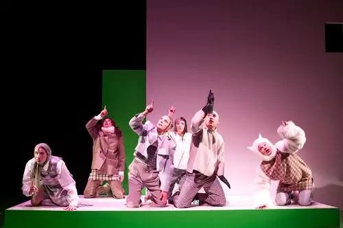 Die Nashörner - Deutsches Theater München