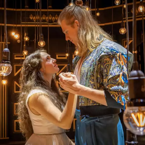 Romeo & Julia - Liebe ist alles - Komödie im Bayerischen Hof München