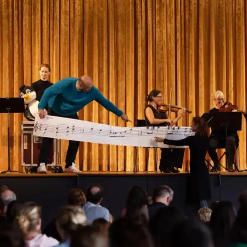 Zwergerlmusik I: Fünf Freunde auf Abenteuerreise - Schloss Blutenburg, Jella-Lepman-Saal München