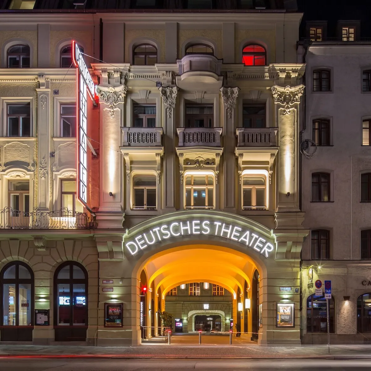 Außenaufnahme Deutsches Theater München