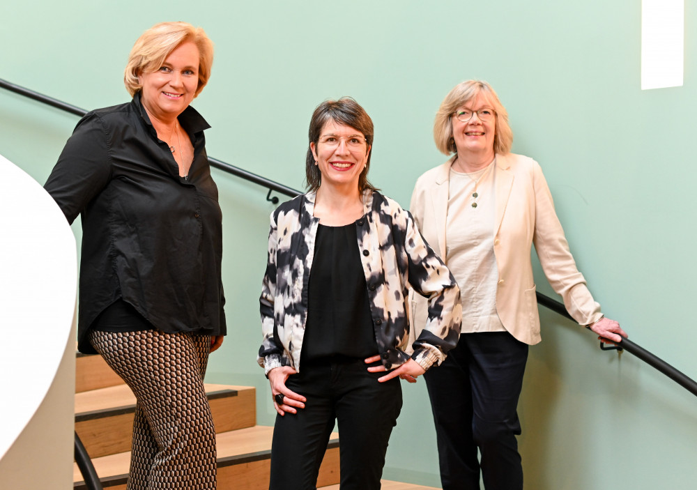 Thea-Vorstand Dr. Tamara Karpf, Jennifer Becker, Sibylle Steinkohl / Foto: Tobias Hase