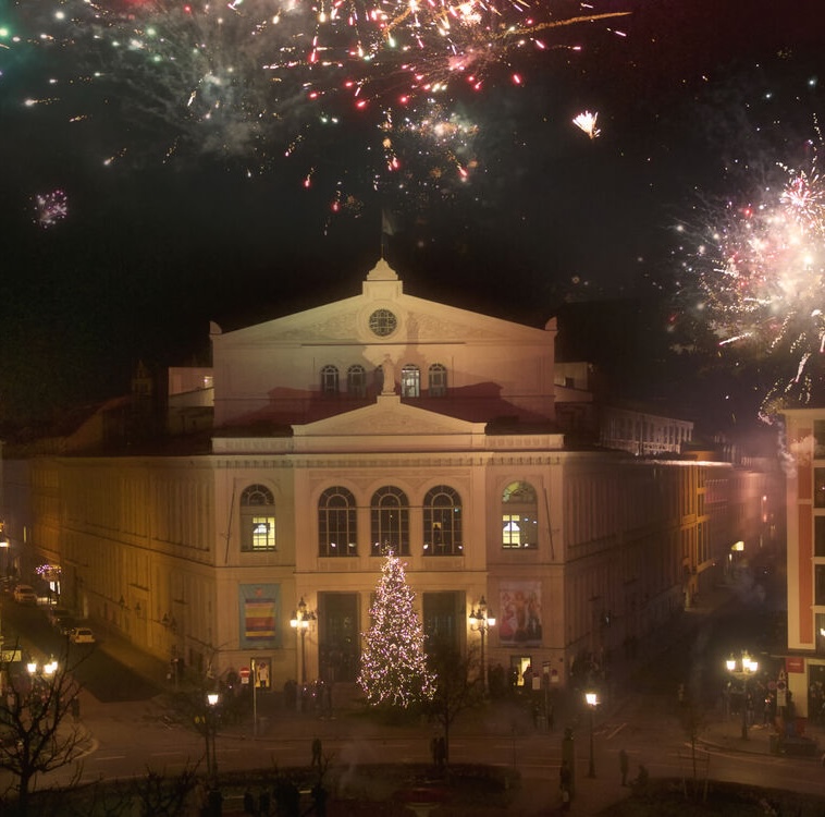 Beschwingter Jahresauftakt im G&auml;rtnerplatztheater M&uuml;nchen mit Tanzmusik von Strauss, Brahms, Elgar