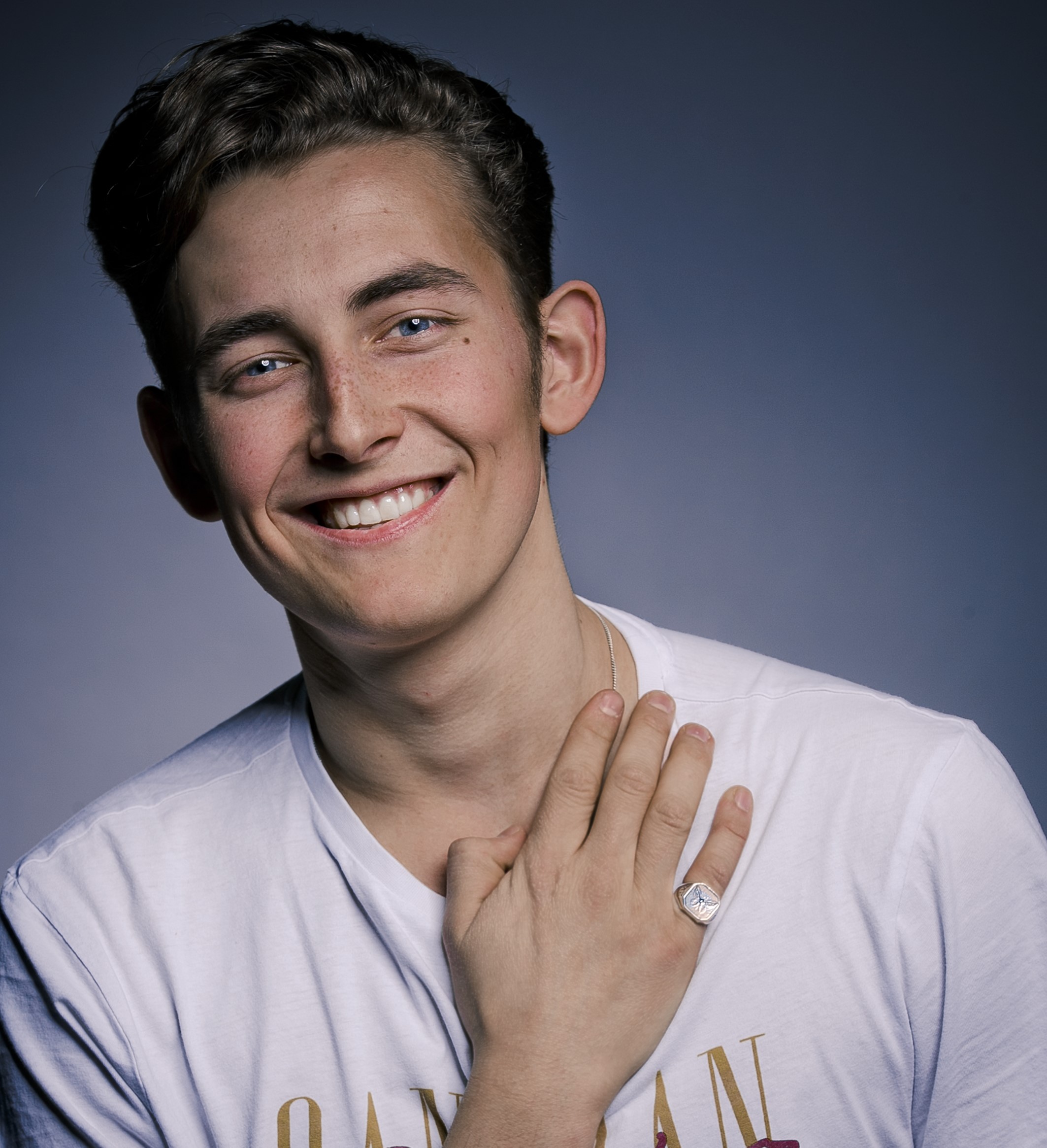 (c) Christian Hartman