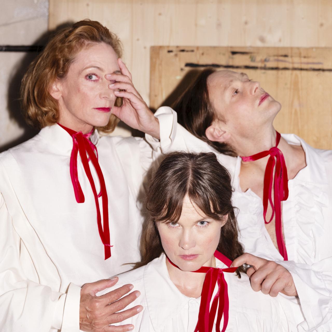 Danton mit Wiebke Puls, Pina Bergemann & Christian L&ouml;ber, M&uuml;nchner Kammerspiele