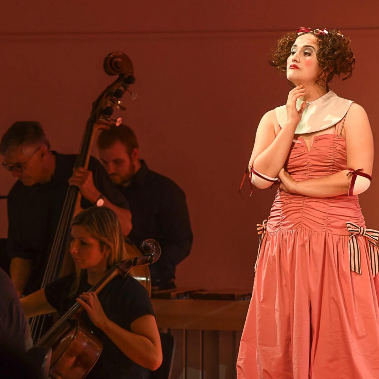 M&uuml;nchens kleinstes Opernhaus in der Pasinger Fabrik bringt Emmerich K&aacute;lm&aacute;ns beliebte Operette &bdquo;Die Cs&aacute;rd&aacute;sf&uuml;rstin&ldquo; auf die B&uuml;hne