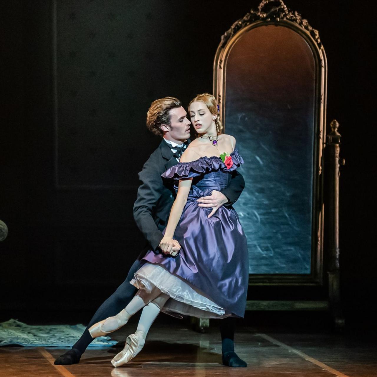 John Neumeiers Kameliendame ist ein Klassiker am Bayerischen Staatsballett in M&uuml;nchen