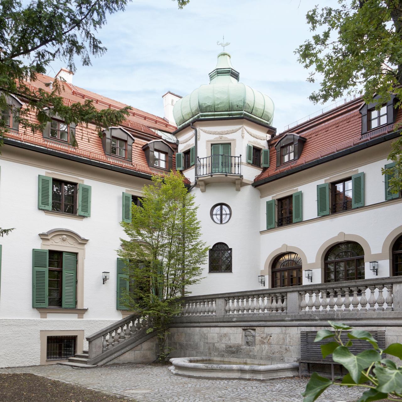 K&uuml;nstler*innen-Villa Monacensia im Hildebrandhaus, M&uuml;nchen Bogenhausen