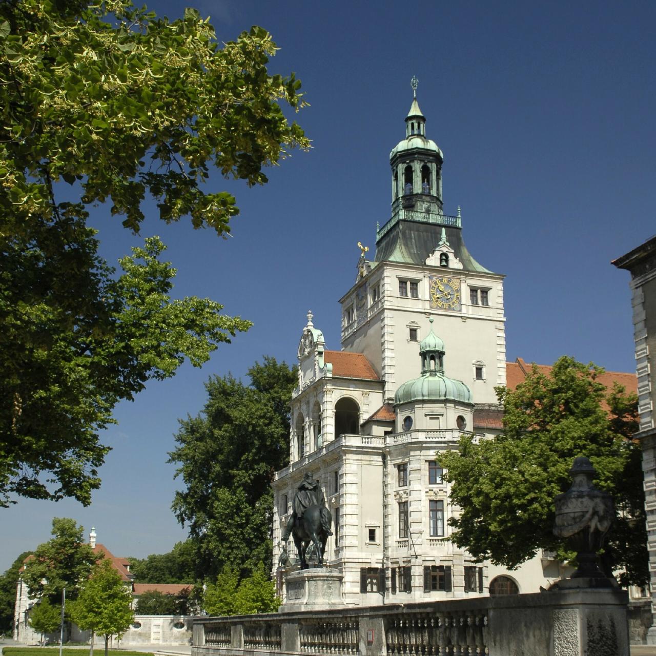 Bayerisches Nationalmuseum M&uuml;nchen, Au&szlig;enansicht